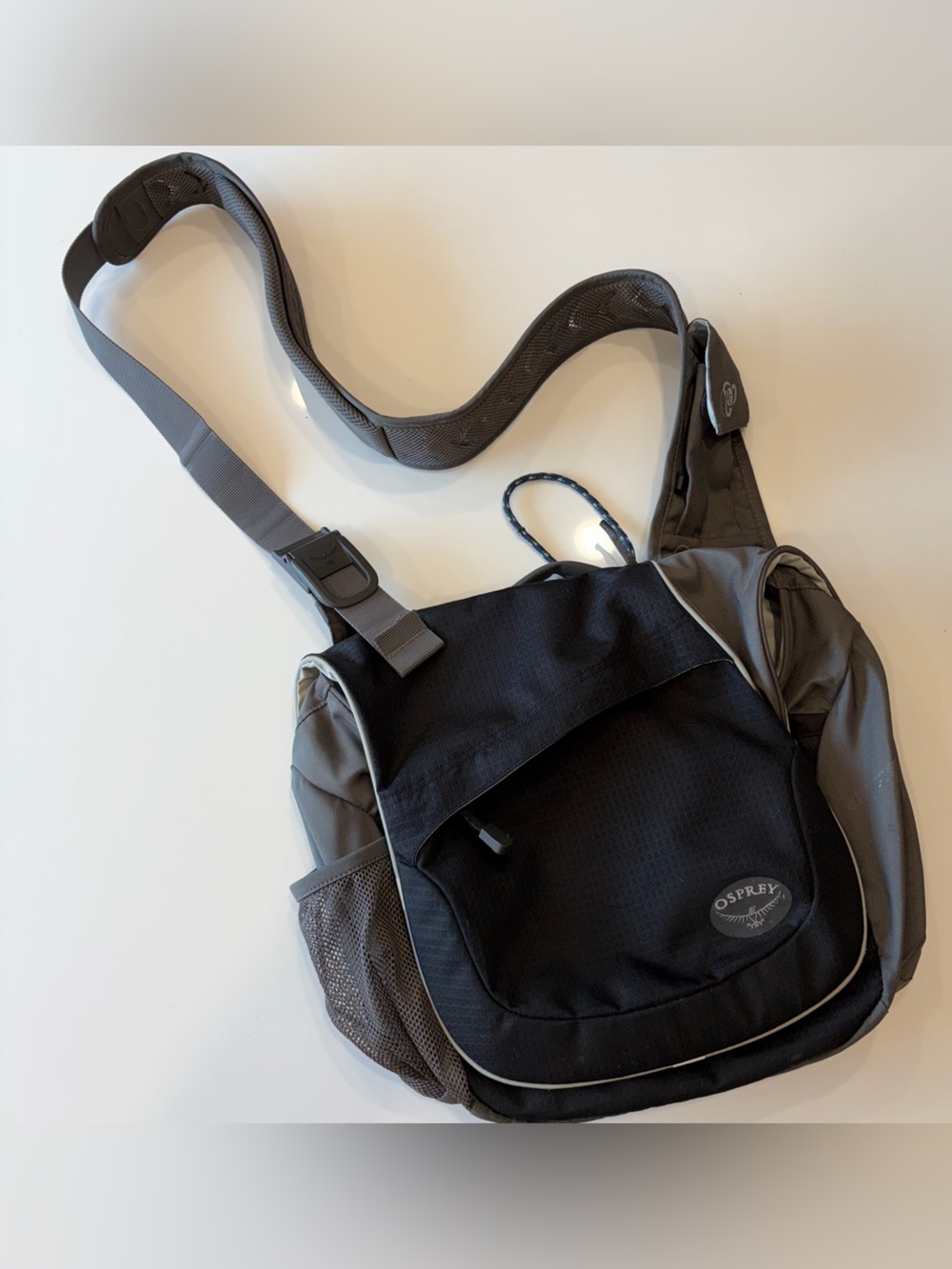 Osprey Float Black and Gray Sling Messenger Bag